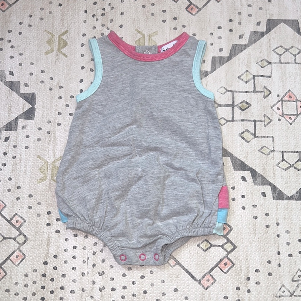Splendid gray sleeveless bubble romper with pink and turquoise accents